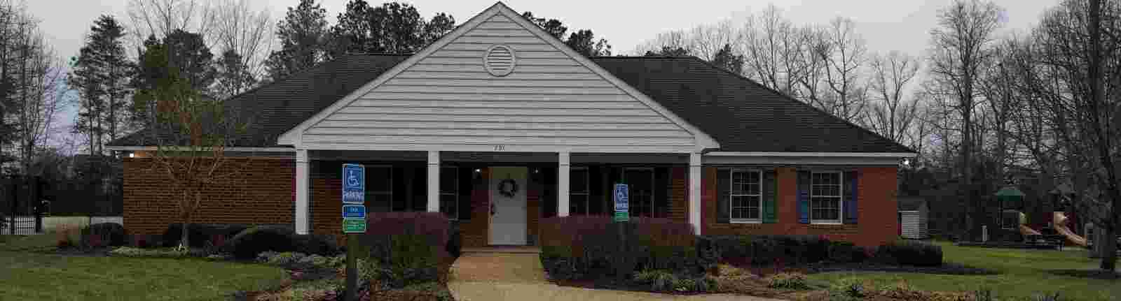 Williamsburg Virginia Real Estate Neighborhoods Powhatan Secondaryclubhouse_exterior2