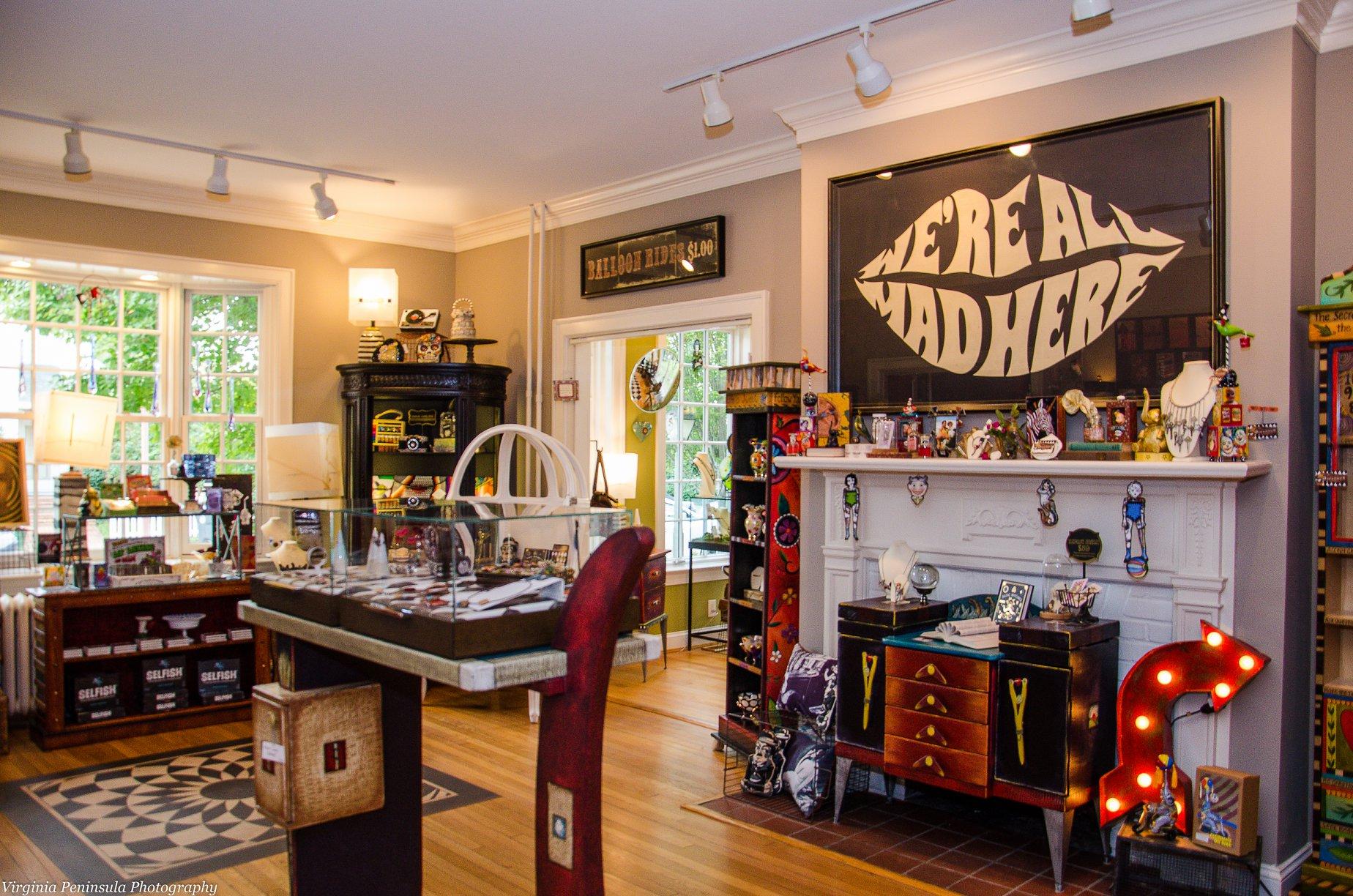 Local Williamsburg Virginia Business Owner Announces Closings   Sideshow Williamsburgvirginia Williamsburgvisitor Giftshopping 