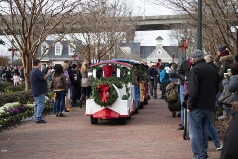 Browse the market for chowders and soups; baked goods, including an assortment of cakes, breads, brownies, fudge, and cookies; jams, jellies, and honey; holiday wreaths and garland; candles and soaps; and local quality art! NEW this year - don't miss a festive live ice-carving demonstration! Don your most festive attire to march in our Toyland Parade - a short loop around Riverwalk to celebrate the holiday season. This community tradition will be lead by the Fifes and Drums of York Town