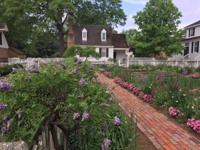 williamsburg_virginia_historic_gardens_gardentour_williamsburgvisitor