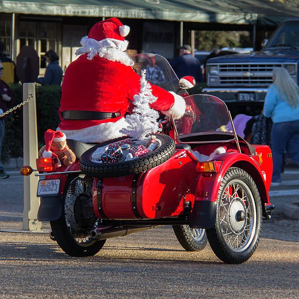 Santa in Red Car – fgsquarevillage