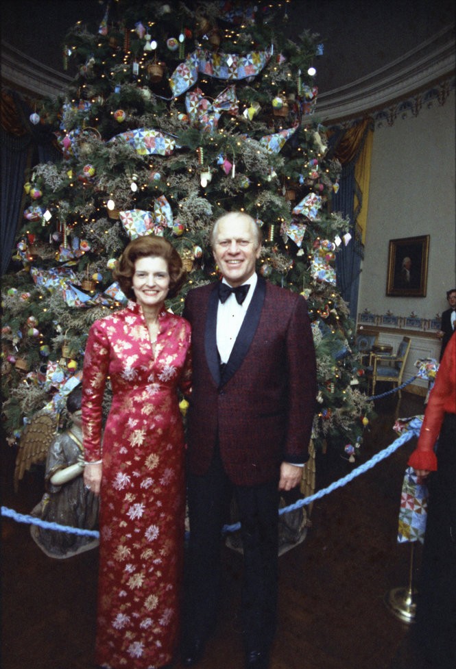 williamsburg virginia christmas betty ford