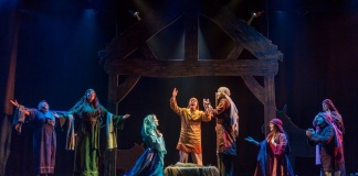 Busch Gardens Williamsburg Virginia Christmastown Entertainment – Gloria 2024 Busch Gardens Christmastown Shows Gloria6
