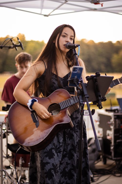Live Music - Hannah J 330pm @ Berrets