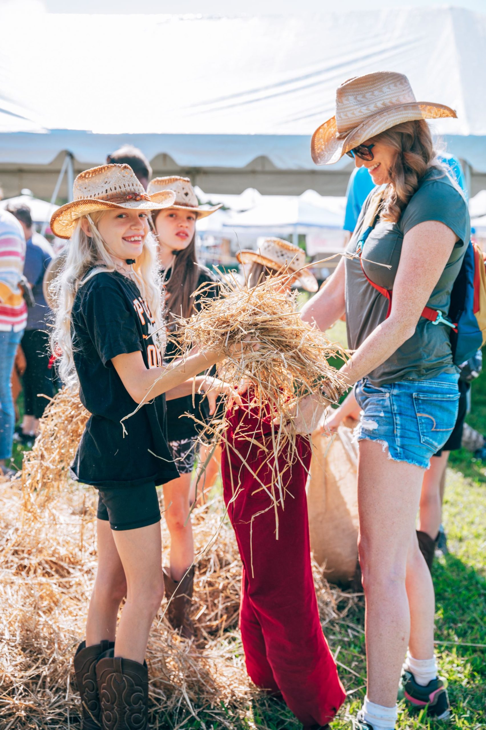 williamsburg virginia things to do harvest festival kids at festival